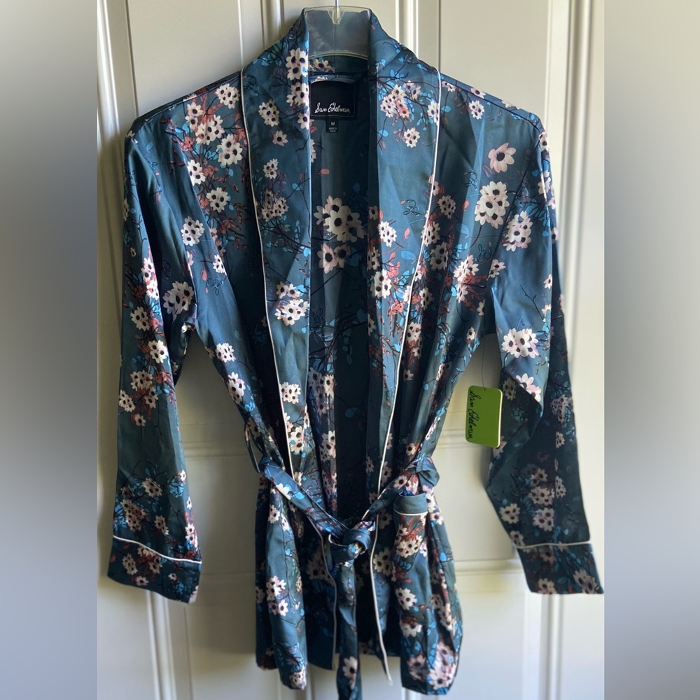 Sam Edelman Womenโs Spring Blue Floral Robe - Picture 5 of 8